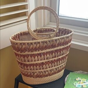 Elegant Two-Tone Woven Tote Bag